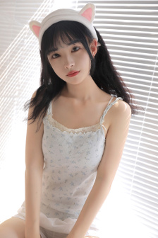 成熟美妇跪趴承受撞击视频